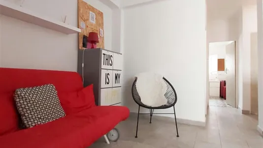 Rooms in Málaga - photo 8