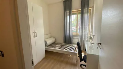 Room for rent in Milano Zona 9 - Porta Garibaldi, Niguarda, Milan