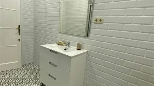 Rooms in Madrid Centro - photo 10