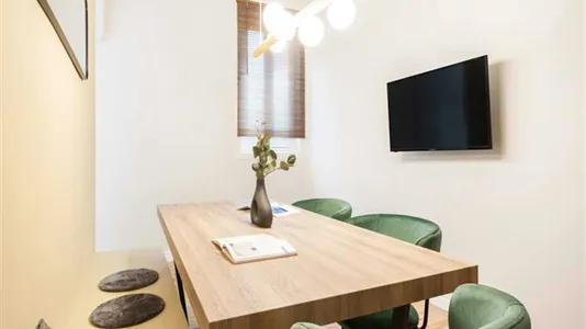 Rooms in Madrid Centro - photo 10