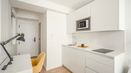 Rooms in Málaga - photo 2