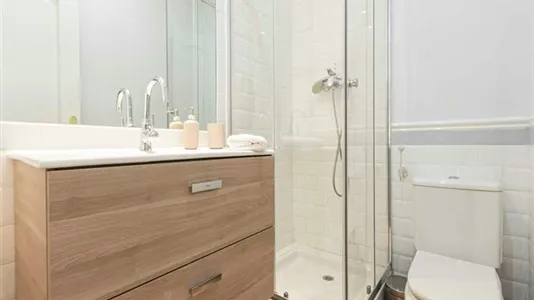 Rooms in Madrid Centro - photo 9