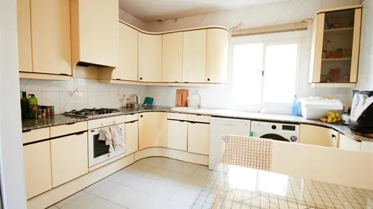 Rooms in Barcelona Eixample - photo 9