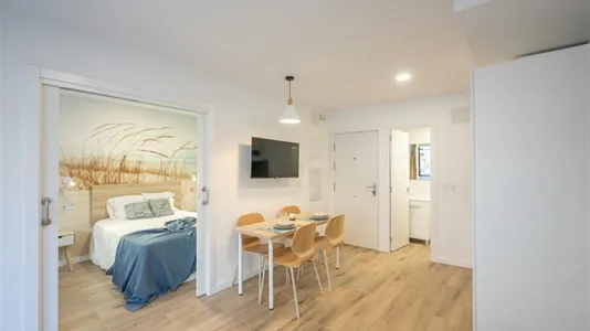 Apartments in Los Claveles - photo 2