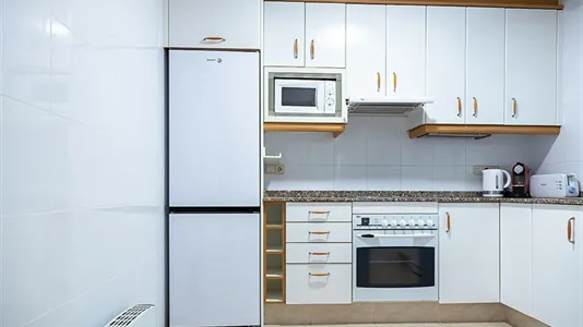 Rooms in Manresa - photo 6