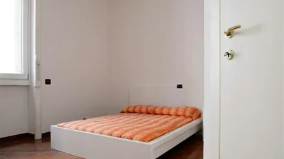 Room for rent in Milano Zona 6 - Barona, Lorenteggio, Milan