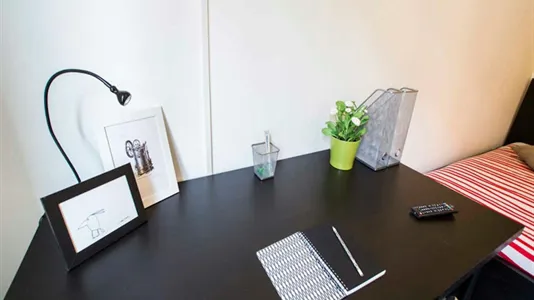 Rooms in Milano Zona 8 - Fiera, Gallaratese, Quarto Oggiaro - photo 3