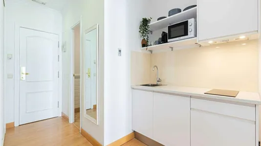 Rooms in Madrid Centro - photo 8