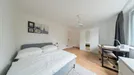 Room for rent, Frankfurt (region), &lt;span class=&quot;blurred street&quot; onclick=&quot;ProcessAdRequest(13905640)&quot;&gt;&lt;span class=&quot;hint&quot;&gt;See streetname&lt;/span&gt;[xxxxxxxxxxxxx]&lt;/span&gt;