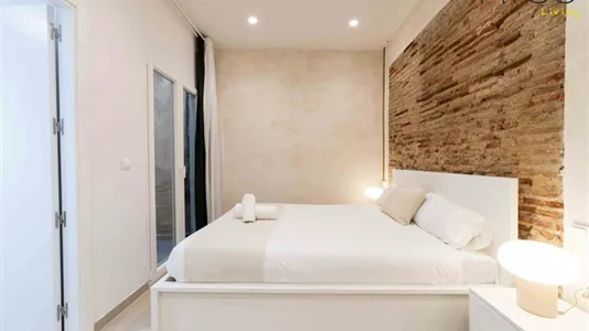 Apartments in Valencia Ciutat Vella - photo 5