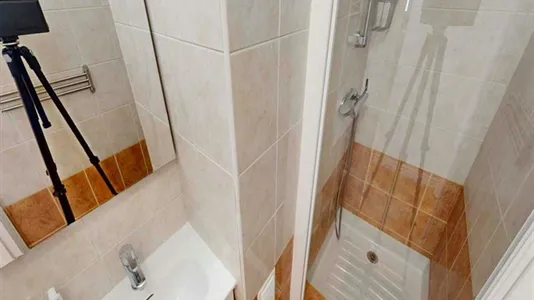 Rooms in Paris 17ème arrondissement - photo 8