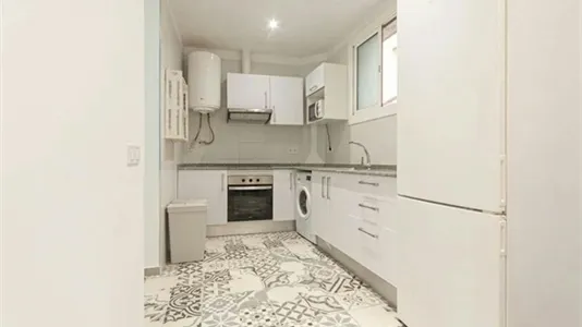 Rooms in Barcelona Ciutat Vella - photo 7