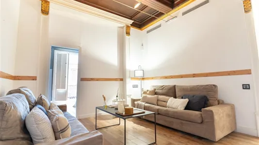 Rooms in Barcelona Ciutat Vella - photo 7