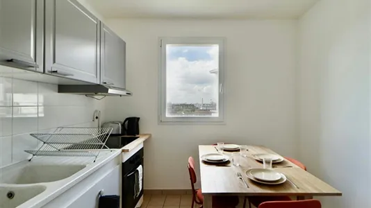 Rooms in Saint-Denis - photo 4