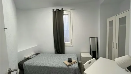 Rooms in Barcelona Eixample - photo 1