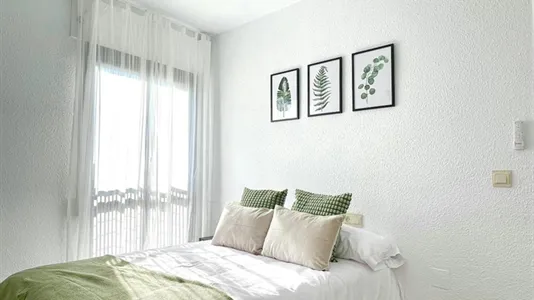 Rooms in Málaga - photo 4