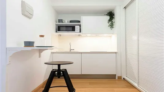 Rooms in Madrid Centro - photo 5