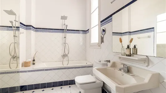 Rooms in Barcelona Eixample - photo 9