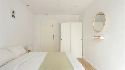 Rooms in Barcelona Eixample - photo 2