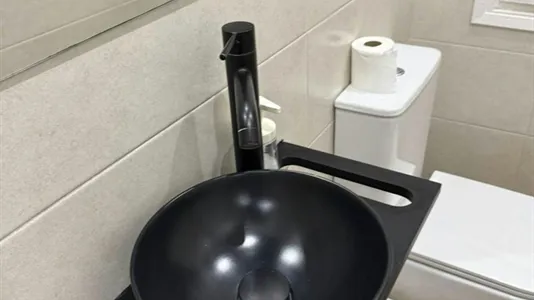 Rooms in Badalona - photo 8