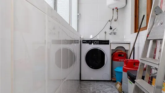 Rooms in Almería - photo 9