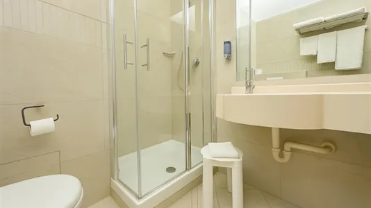 Rooms in Novara - photo 4