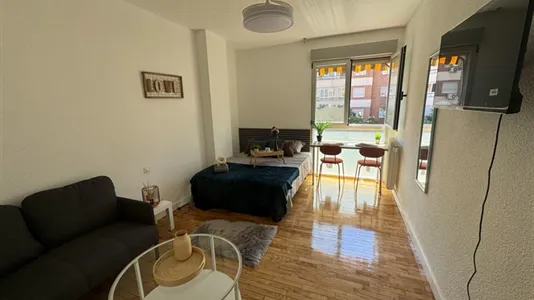 Rooms in Madrid Centro - photo 1