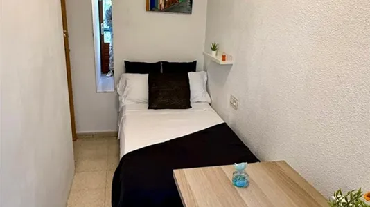 Rooms in Granada - photo 1