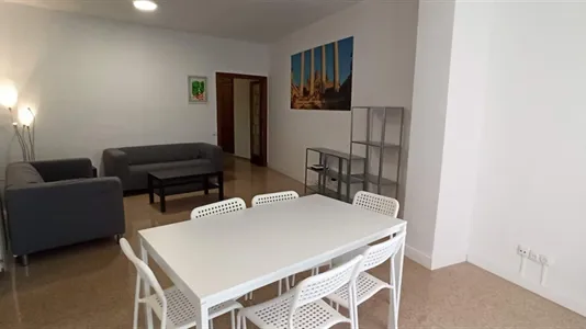 Rooms in Barcelona Eixample - photo 10