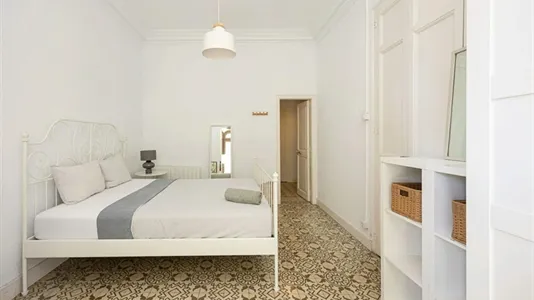 Rooms in Barcelona Eixample - photo 3