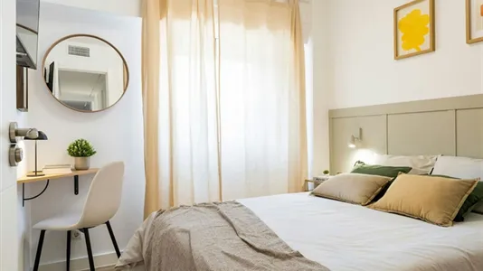 Rooms in Coslada - photo 1
