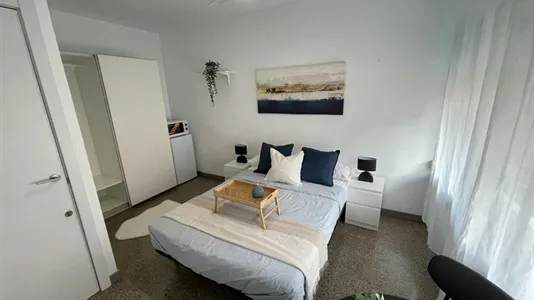 Rooms in Barcelona Sants-Montjuïc - photo 2