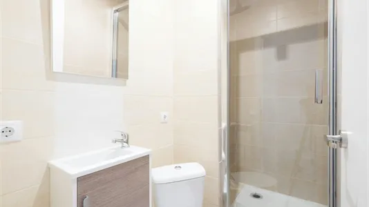 Rooms in Madrid Centro - photo 10