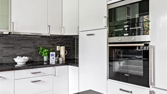 Houses in Huddinge - photo 2
