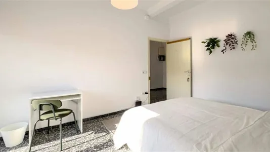 Rooms in Barcelona Eixample - photo 2