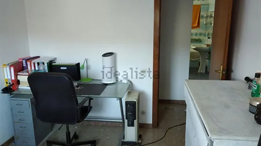 Rooms in El Prat de Llobregat - photo 6