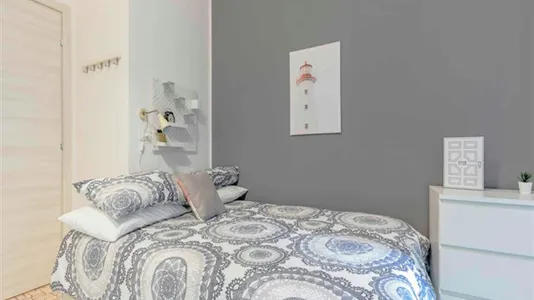 Rooms in Milano Zona 8 - Fiera, Gallaratese, Quarto Oggiaro - photo 2