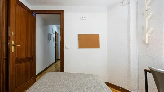 Rooms in Madrid Retiro - photo 6
