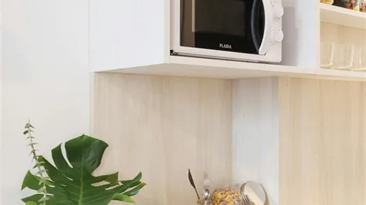 Rooms in Barcelona Sants-Montjuïc - photo 7