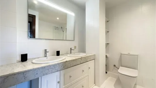 Rooms in Barcelona Eixample - photo 9