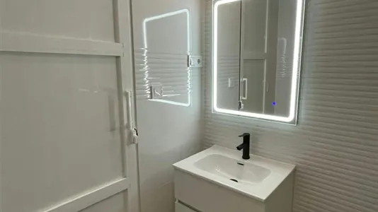 Rooms in Madrid Centro - photo 8