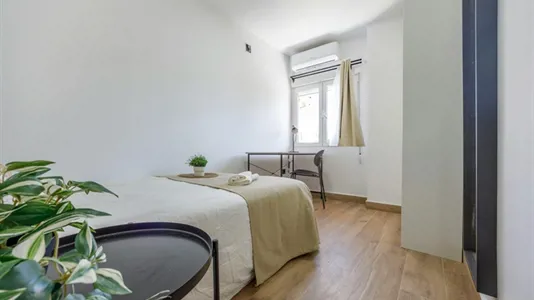Rooms in el Camí de Vera - photo 1