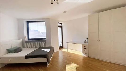 Rooms in Munich Moosach - photo 2
