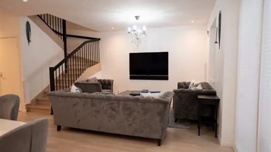 Houses in Södertälje - photo 7