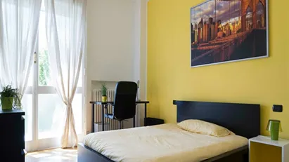 Room for rent in Milano Zona 8 - Fiera, Gallaratese, Quarto Oggiaro, Milan
