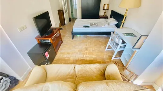 Rooms in Madrid Retiro - photo 4