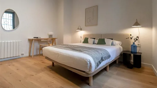 Apartments in Barcelona Ciutat Vella - photo 3