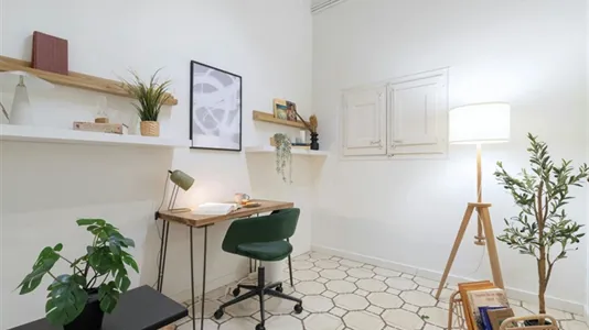 Rooms in Barcelona Ciutat Vella - photo 6