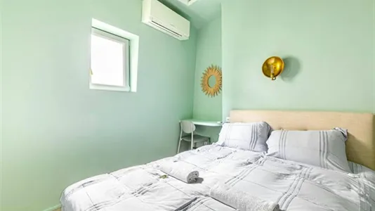 Apartments in Paris 16éme arrondissement (North) - photo 10