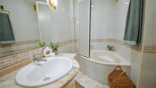 Rooms in Lleida - photo 7